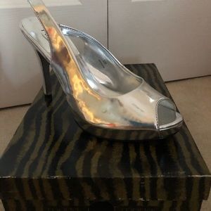 Moda Silver Dress Heels Like New in Box